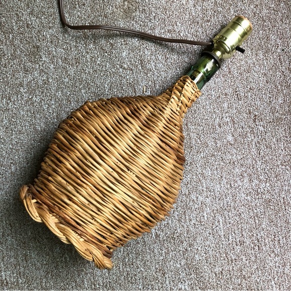CLASSIC CAPE COD COTTAGE LAMP - Picture 1 of 5